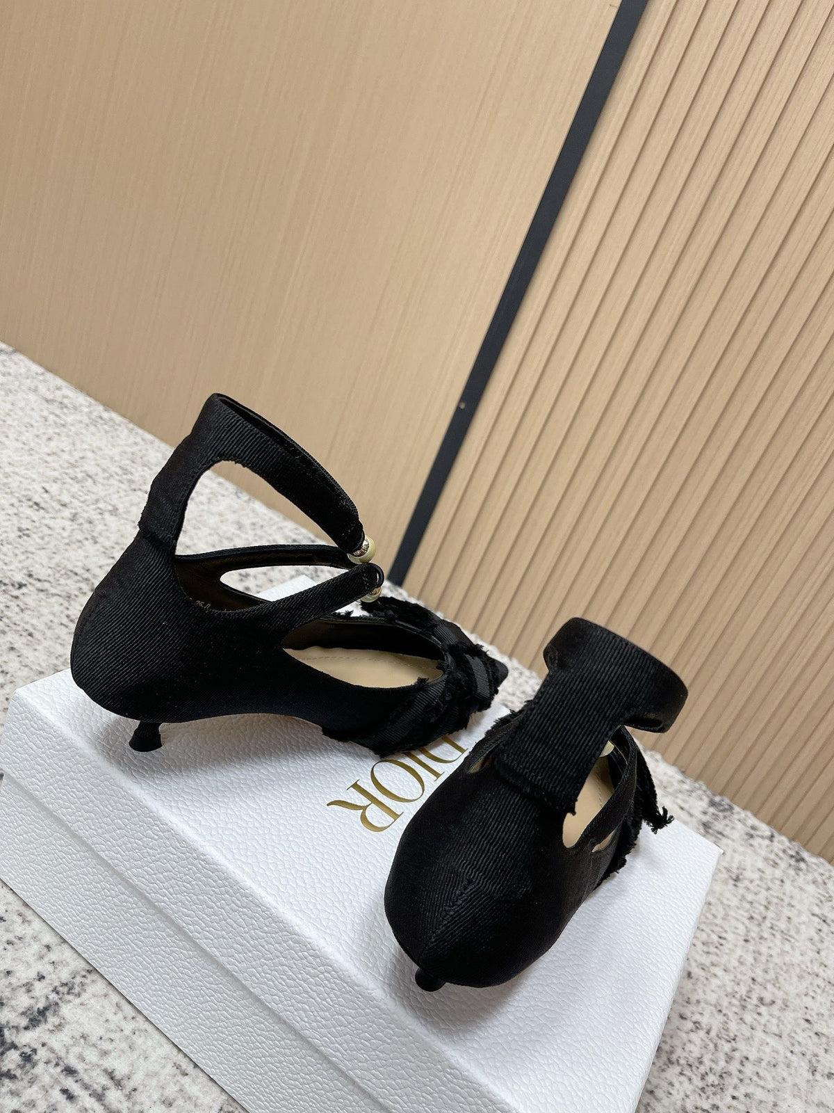 CD 26s Pump 40 Black Beige Canvas Pearl Hardware 643492