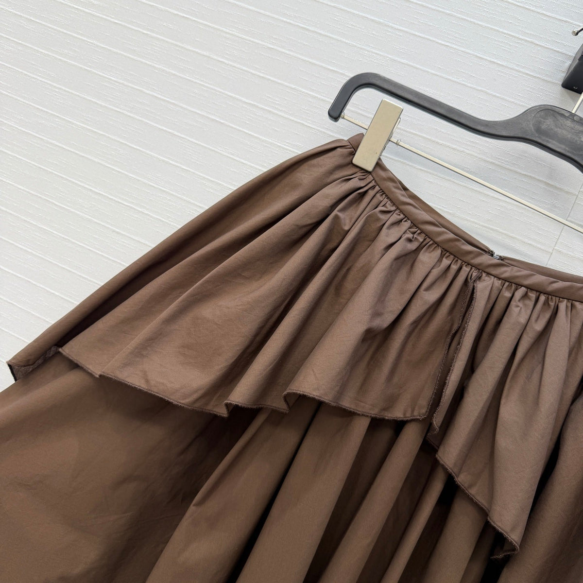 Loew Irregular Pleated Puffy Skirt Brown in Cotton 381523