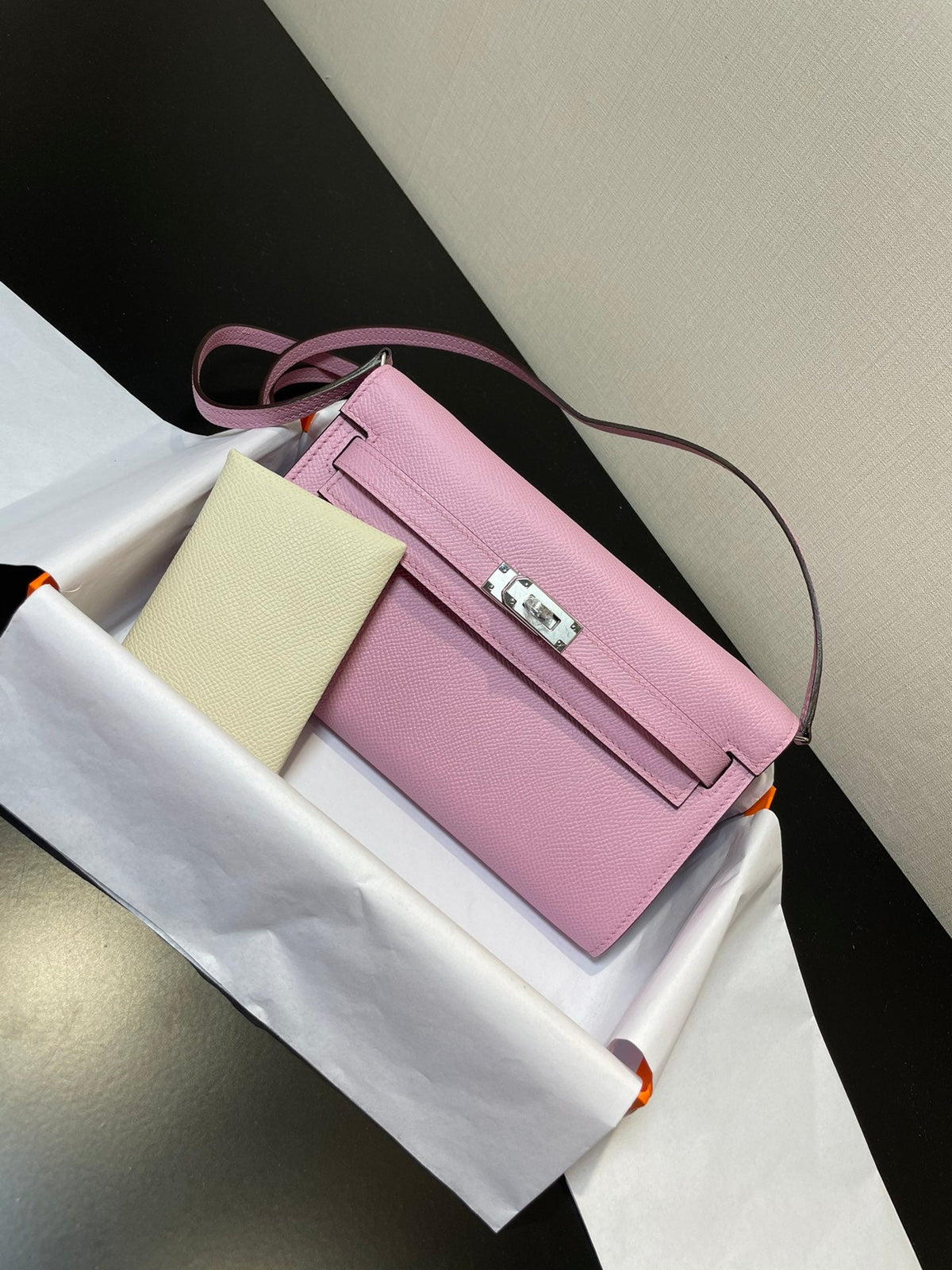 kelly woc 20.5 light pink epsom silver hardware