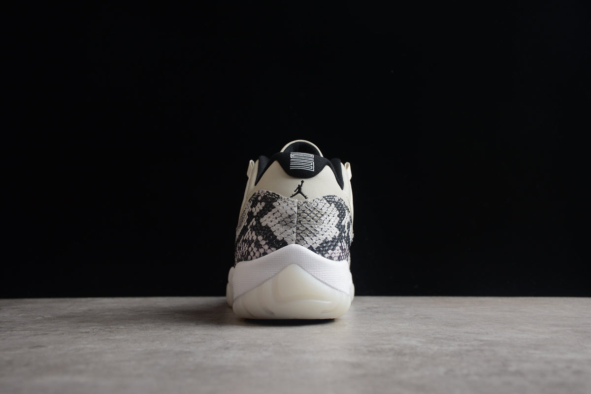 AJ 11 Low Snake
