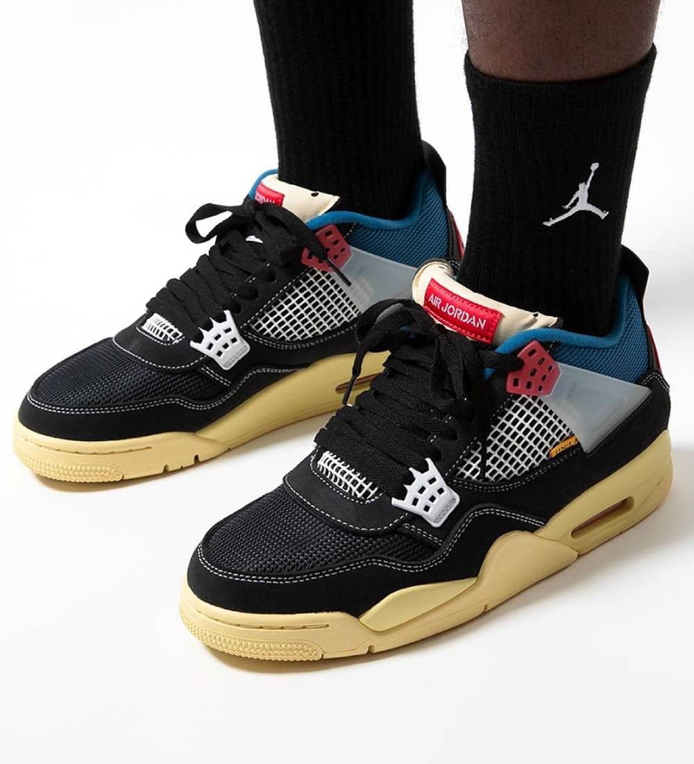 Air Jordan 4 Retro Union Off Noir Sneakers - Collector's Edition