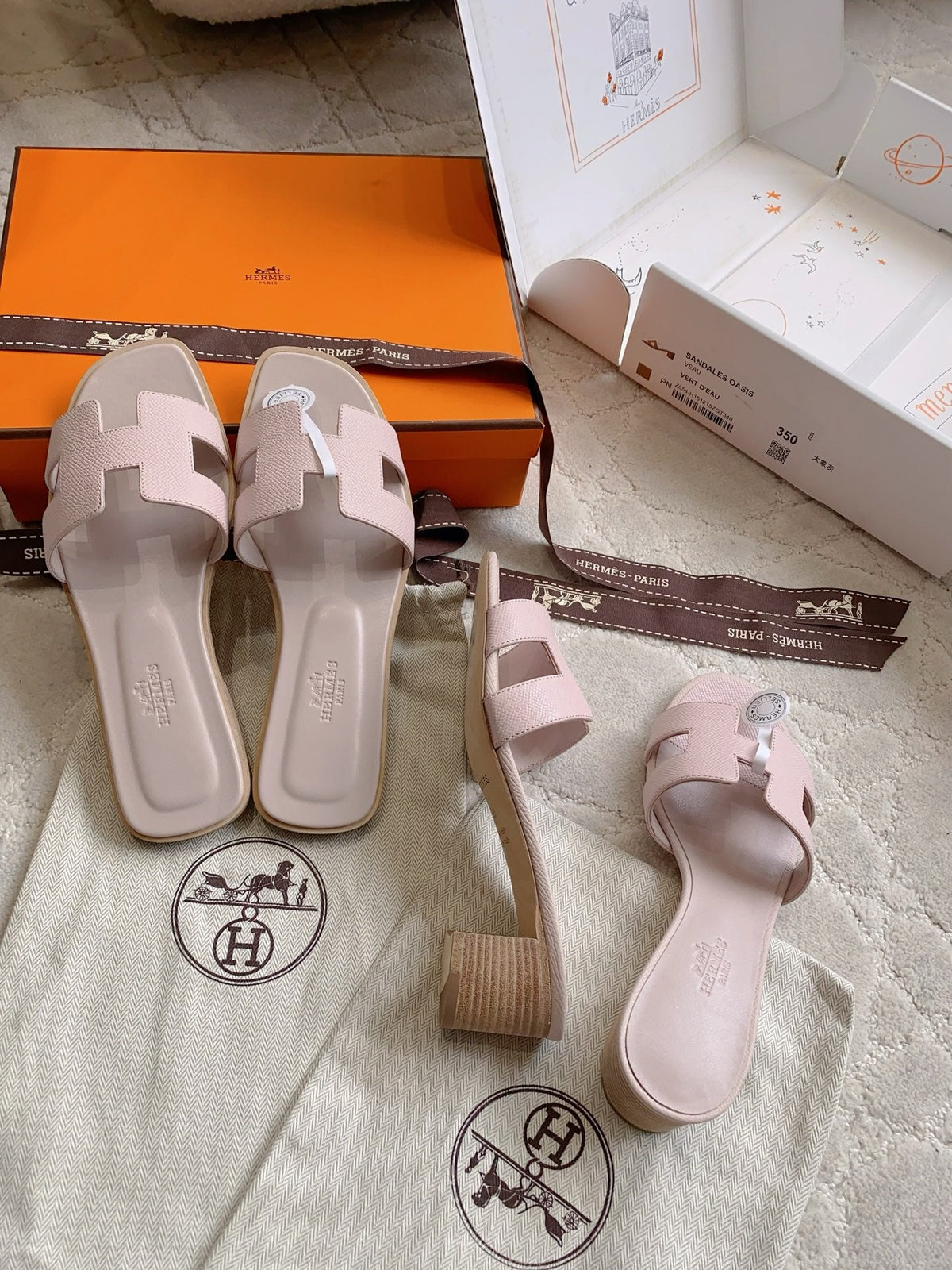 HM 26s Oran Sandal Silver Pink Espom Goatskin 724274
