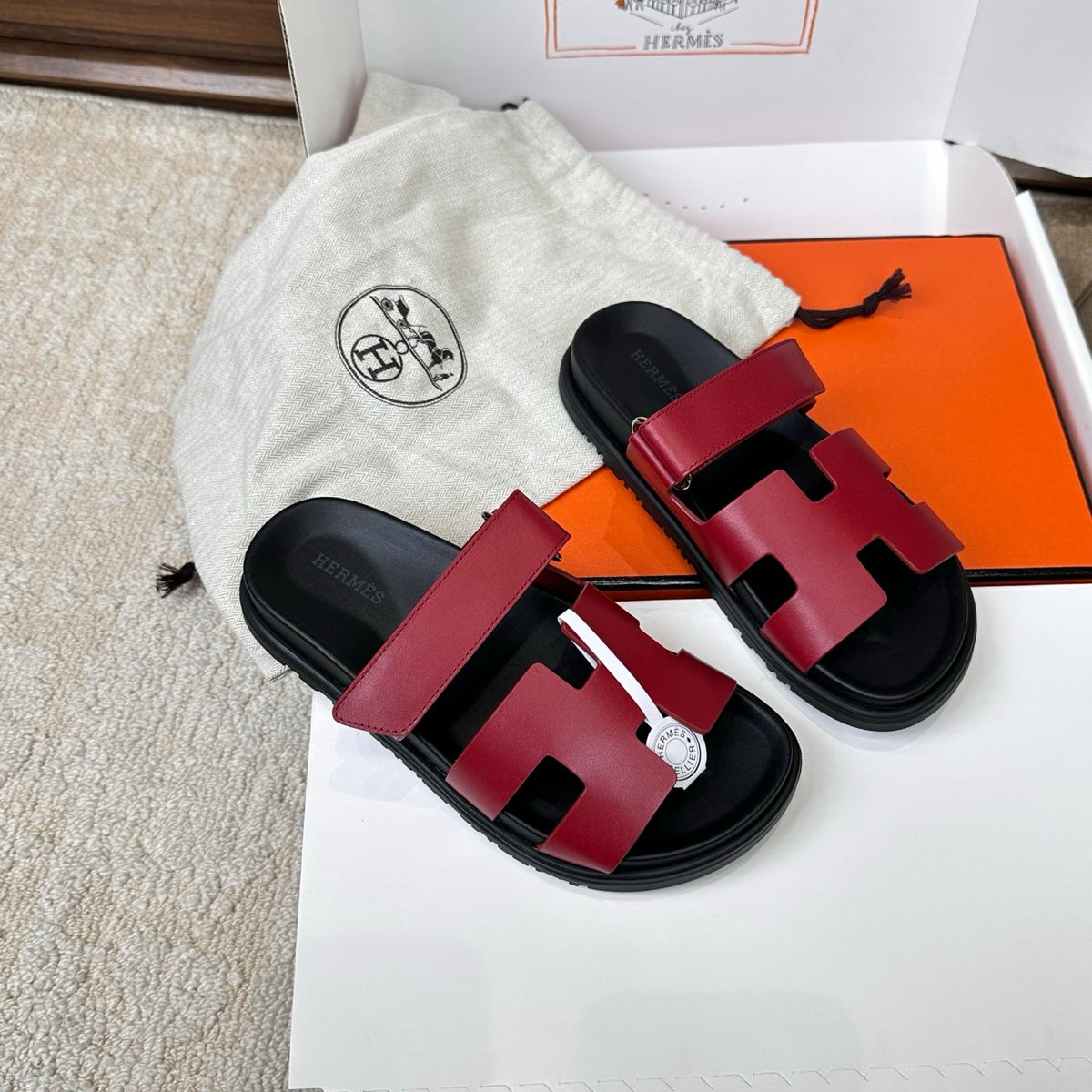 HM Chypre Sandal Black Red Leather 862400