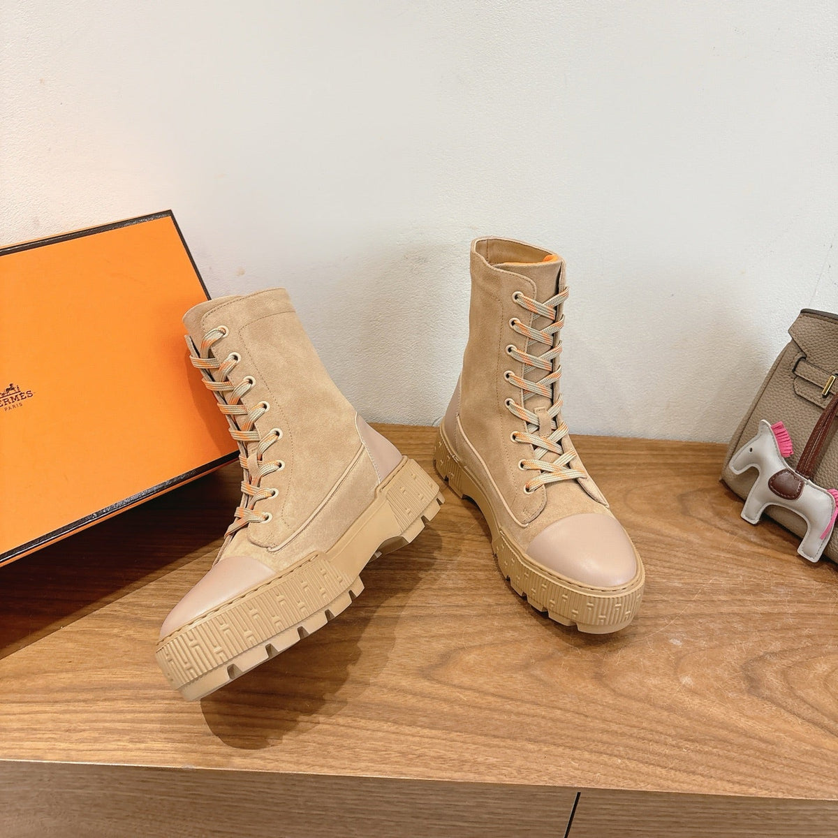HM 26S Fresh Ankle Boots 4cm Light Beige Suede 110599