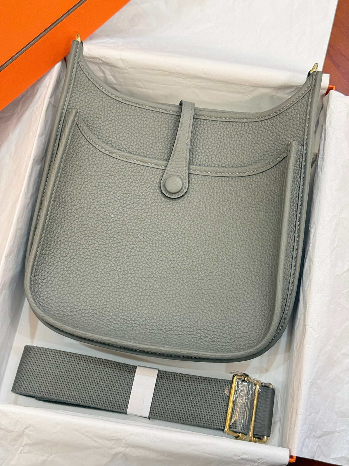 HM Evelyne 23cm Cloud Gray Togo Leather 281209