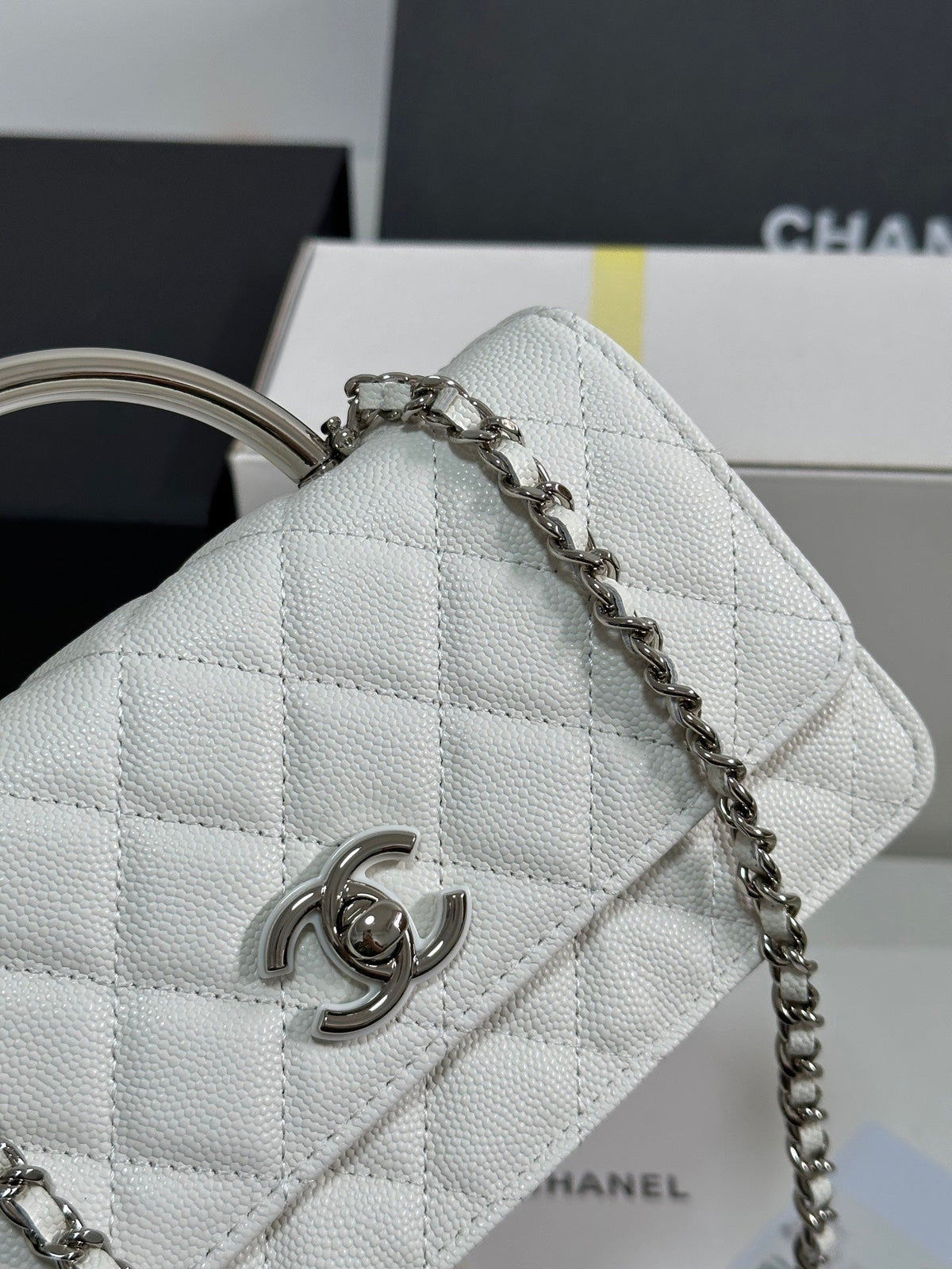 CC 25P Wallet Woc Handle 17cm White Leather Silver Hardware 243442