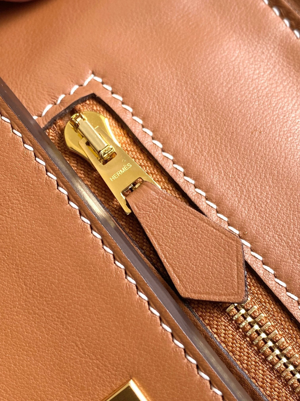 HM 24/24 Mini Bag 21cm Gold Evercolor Leather Gold Hardware
