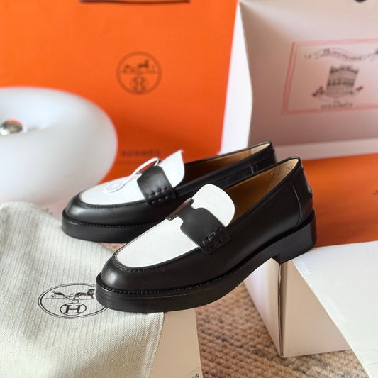 HM Hour Loafer Black White Cowhide 531378