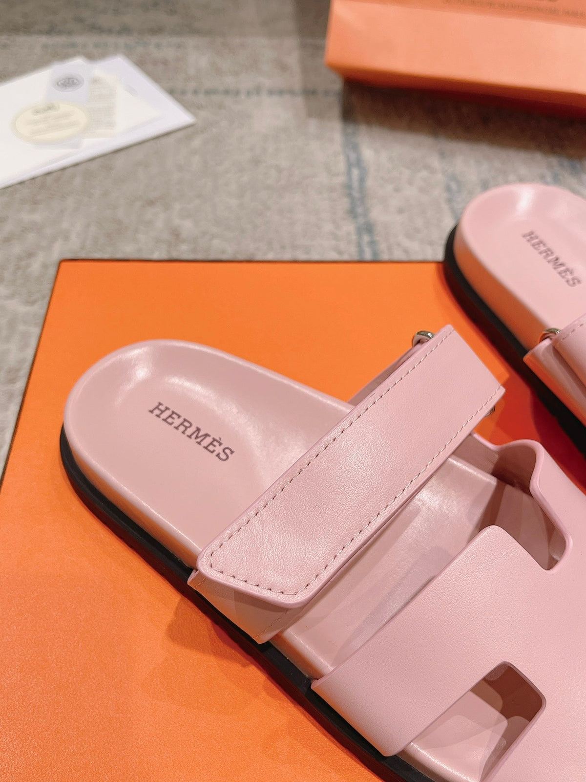 chypre sandal pink calfskin