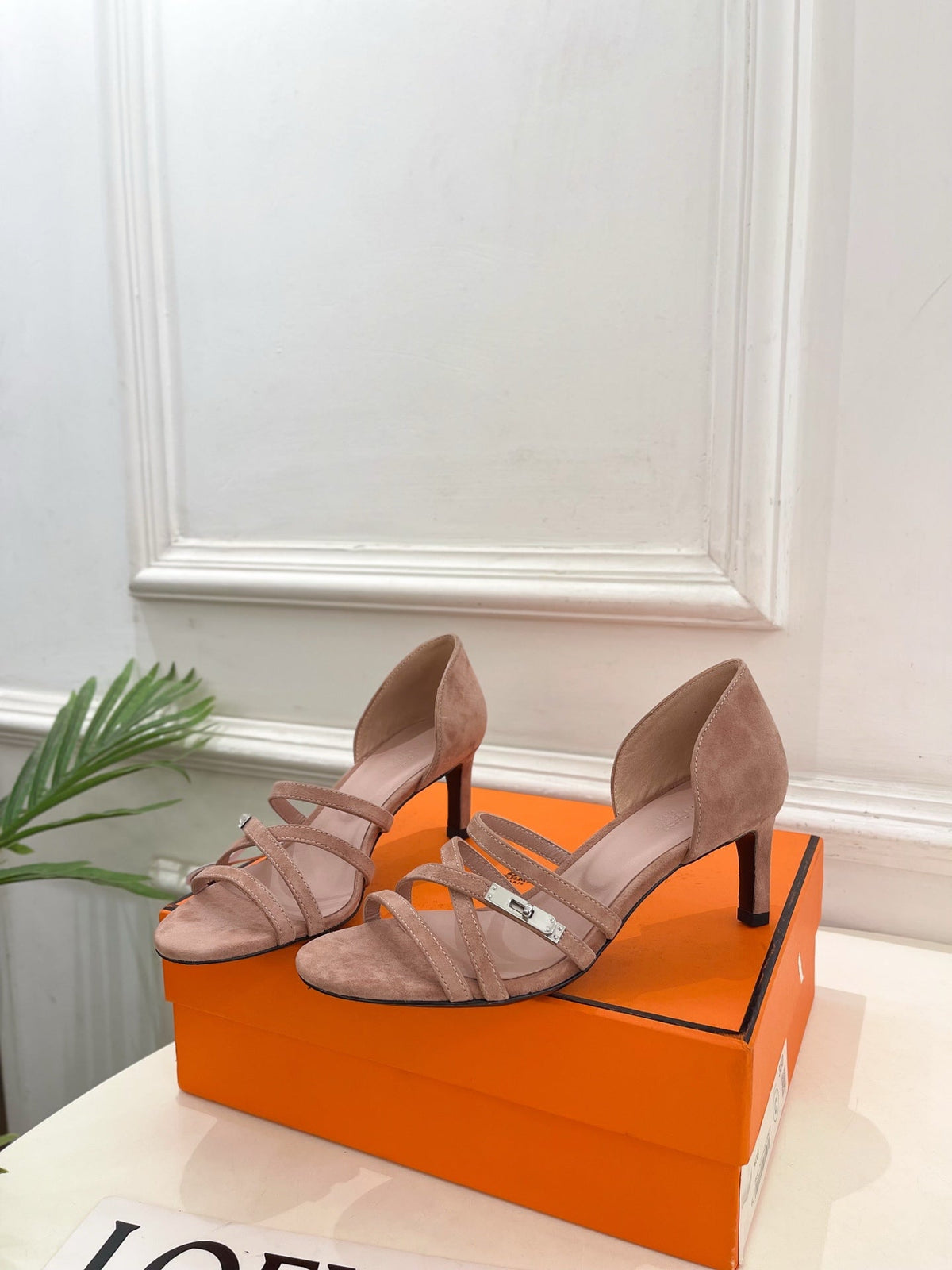 HM Lipstick 65 Sandals Brownish Suede 536146