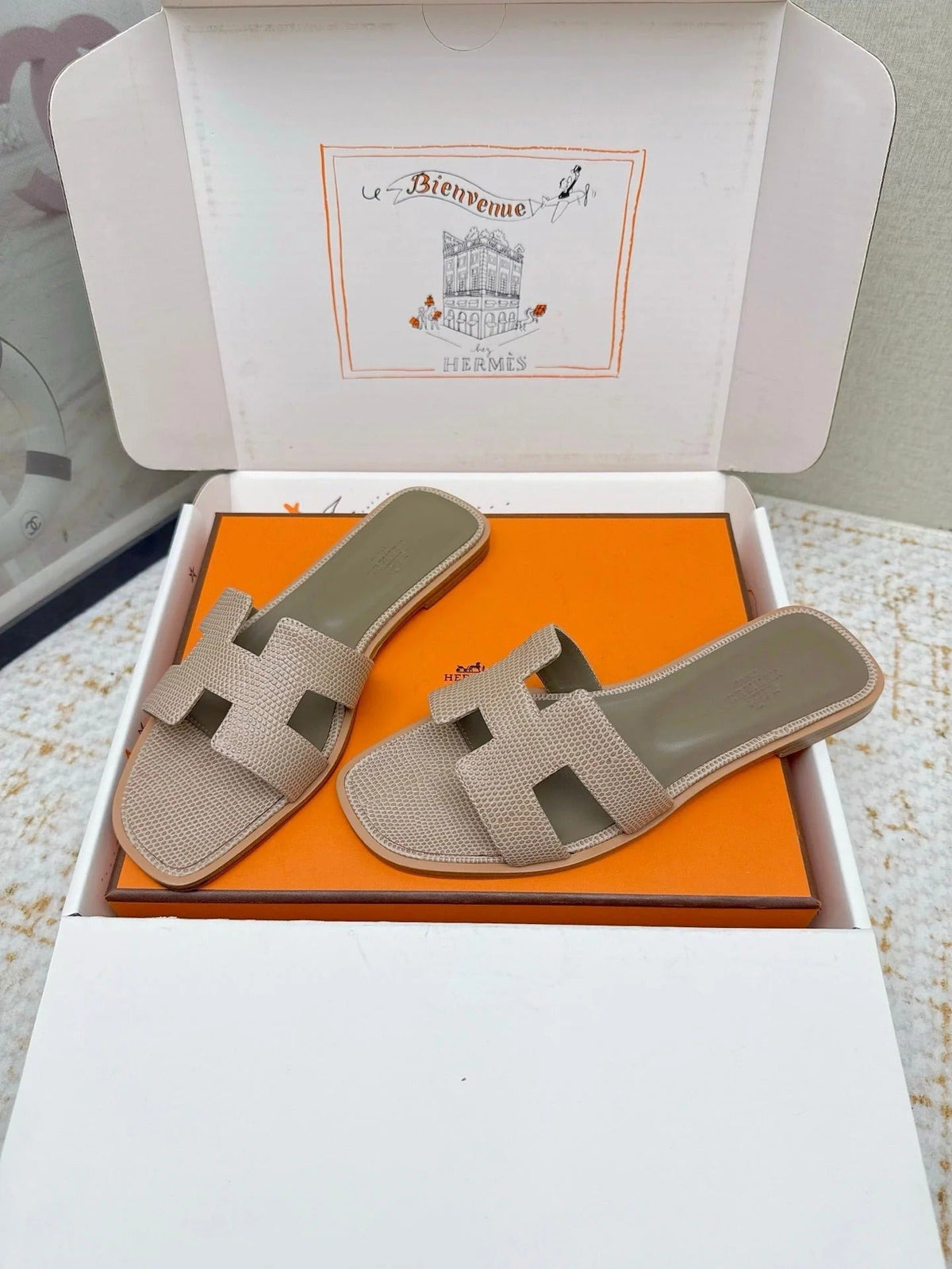 HM 26ss Oran Sandals Beige Olive Green Cowhide 625039